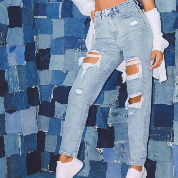PrettyLittleThing Denim - NWOT PLT light wash distressed mom jeans